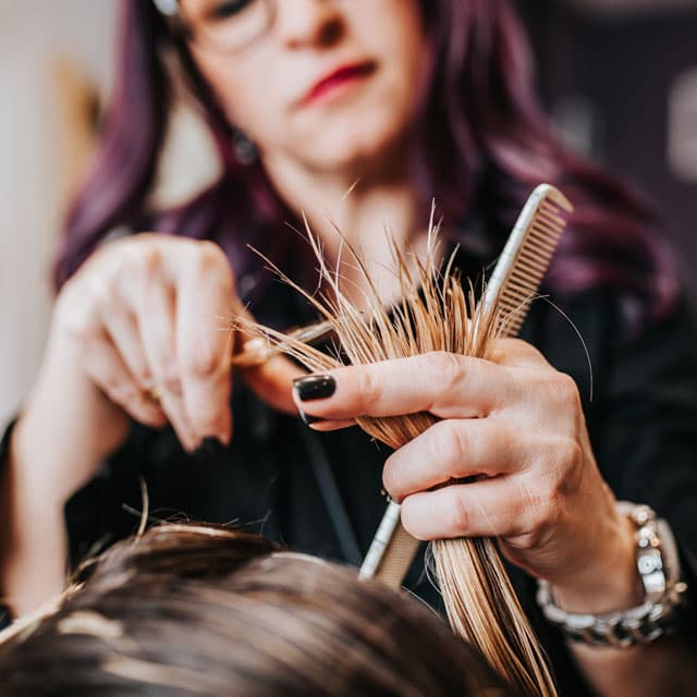 ¡Ven a hacerte un cambio de look a nuestro salón!