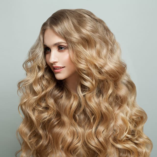 Peluquería especialista en rubios en Ribeira