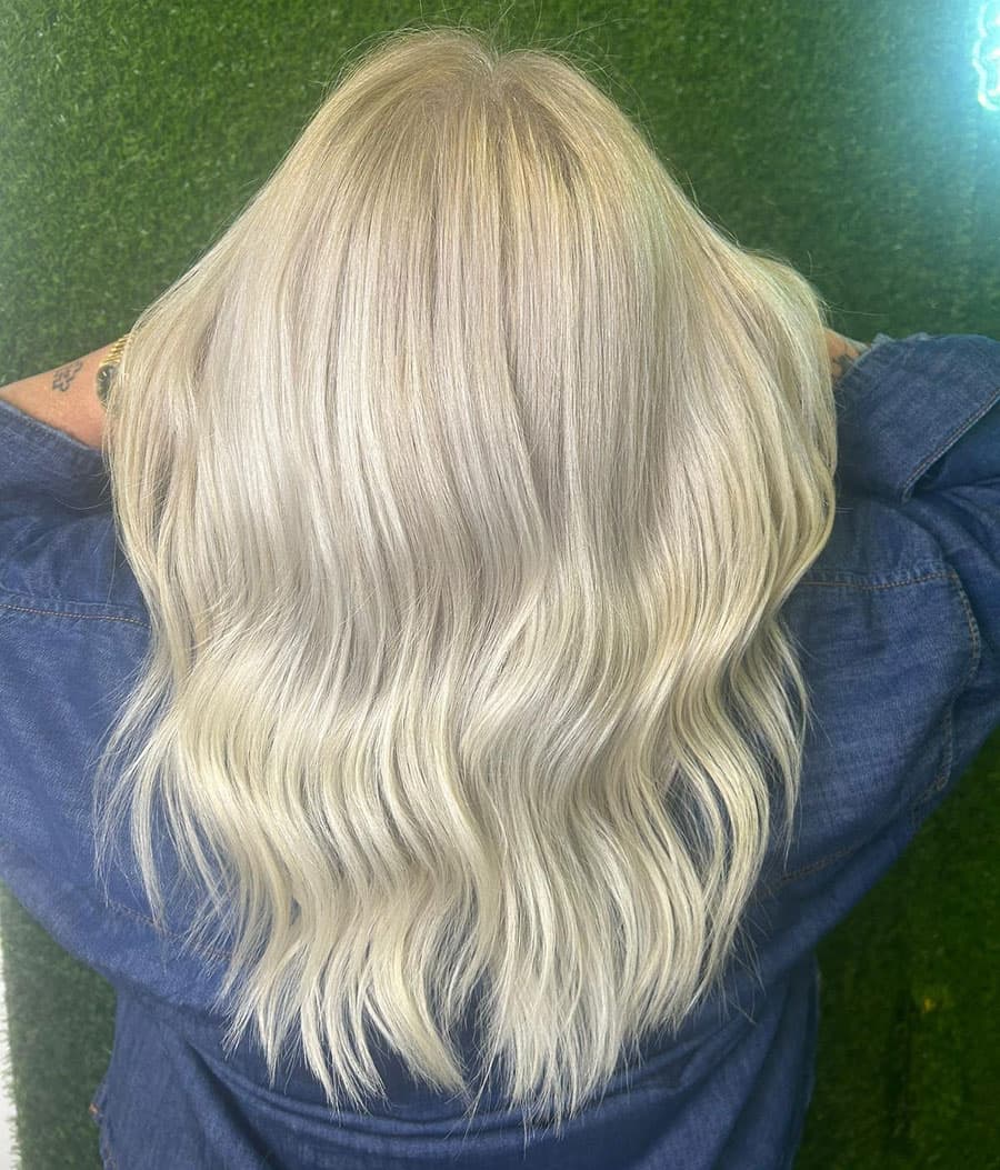 Visítanos y consigue un pelo rubio, bonito y cuidado